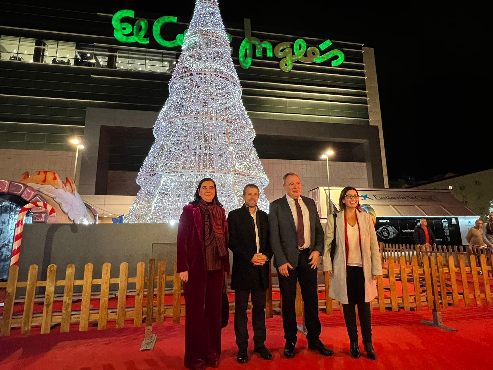 Presentación_mercadillo_navideño_a_la_explanada_de_El_Corte_Inglés_Jaén24h