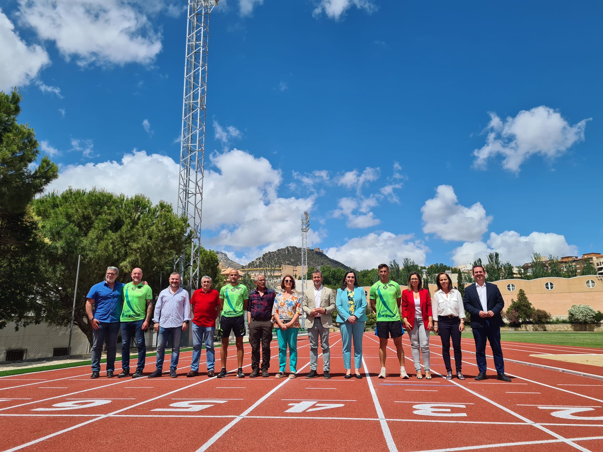 inaugurada-la-nueva-pista-de-atletismo-de-la-salobreja-jaen24h