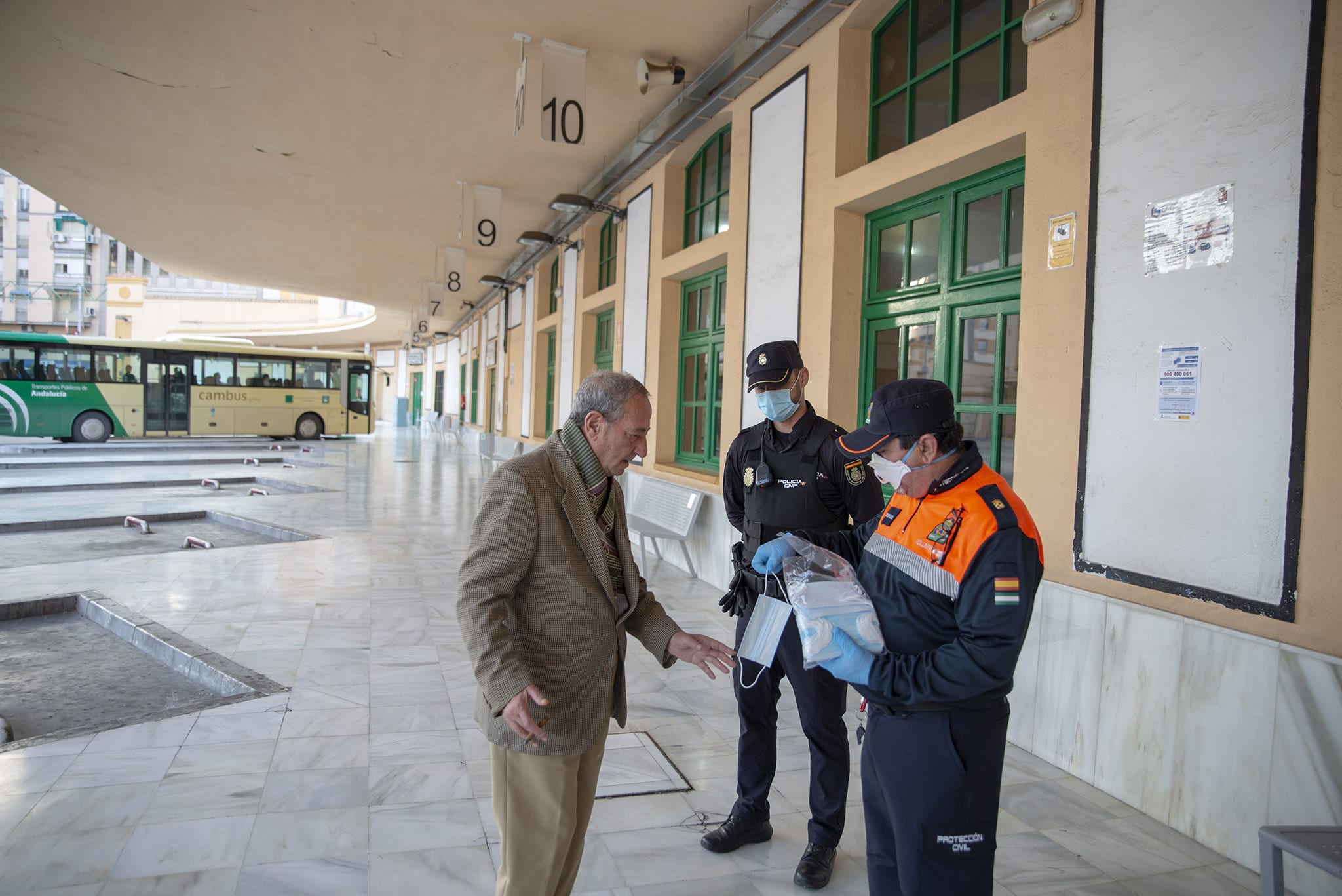 Distribución mascarillas transporte público Jaén