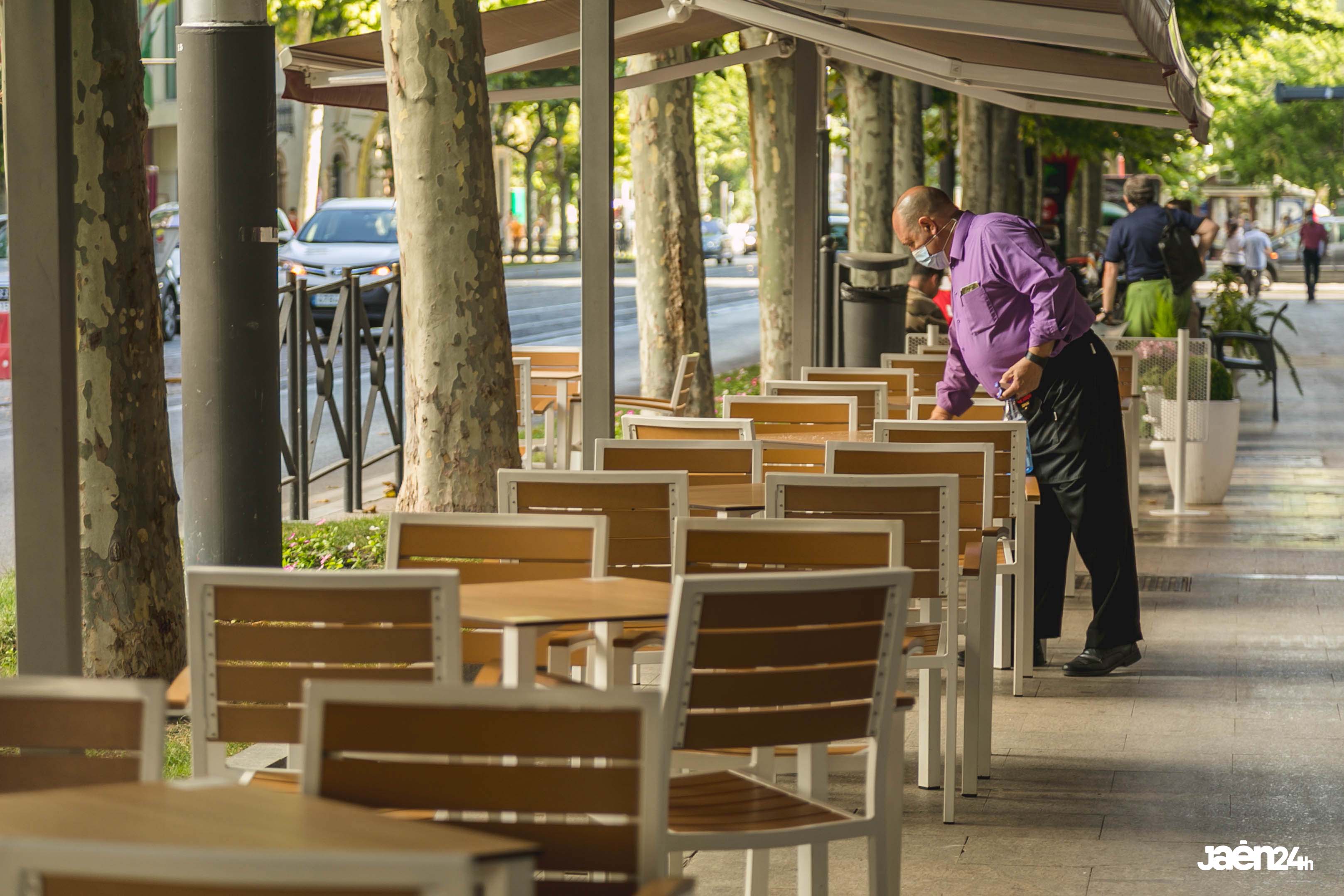 Amplían el horario de cierre para bares y restaurantes