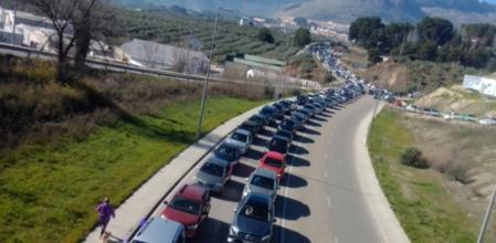 Jaén denuncia su "abandono" colapsando Despeñaperros Jaén24h