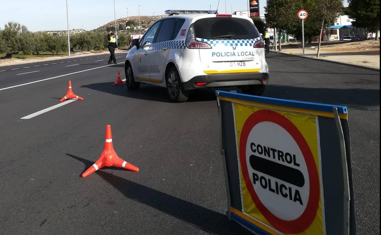 controles policiales para concienciar del uso del cinturón de seguridad y sistemas de retención infantil Jaén24h