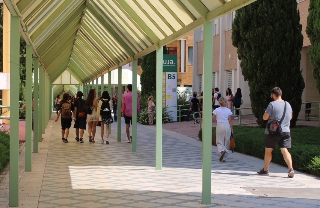 Clases presenciales y online en la universidad de jaén Jaén24h