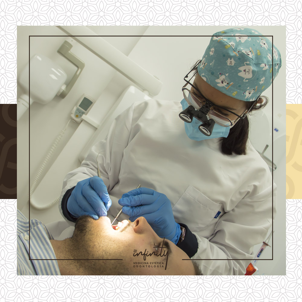 expertos en odontología de Clínicas Infinity Jaén24h