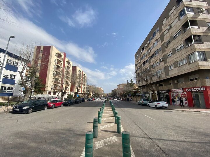 Cortan el tráfico en la Avenida Ruiz Jiménez y en Calle La Luna Jaen24h