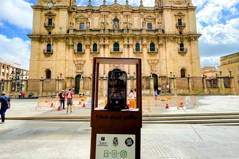 nuevos-postes-para-tomar-fotos-en-los-lugares-mas-emblematicos-de-jaen-jaen24h