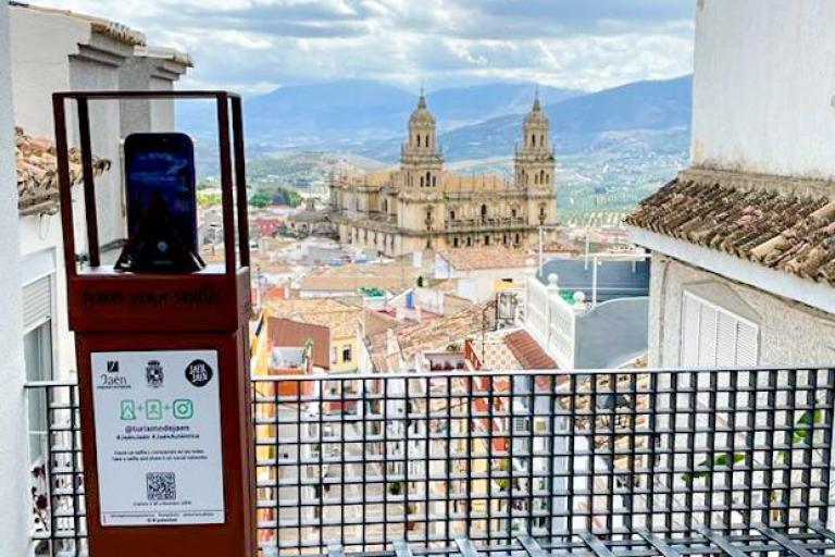 nuevos-postes-para-tomar-fotos-en-los-lugares-mas-emblematicos-de-jaen-jaen24h