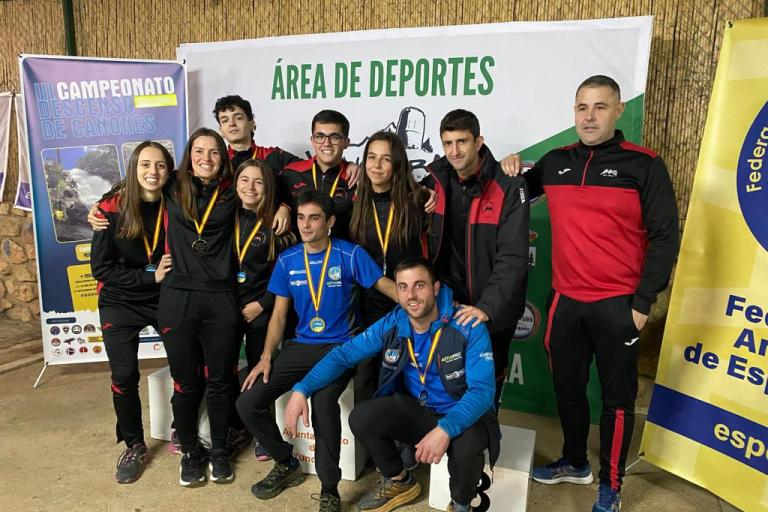 Deportistas_del_G.E.V._junto_a_los_dos_asturianos_federados_con_el_club-jiennense_para_poder_participar_Jaém24h