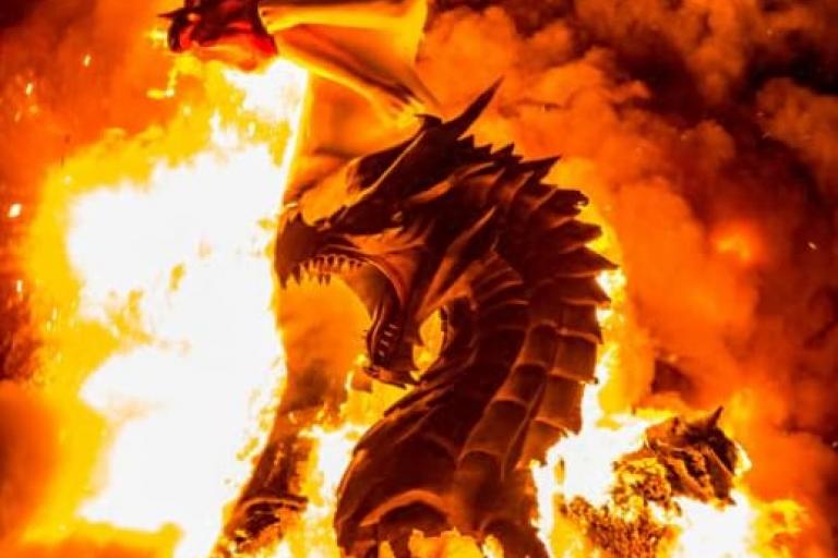 Fallas de mancha real dragon ardiendo Fiestas populares de Jaén
