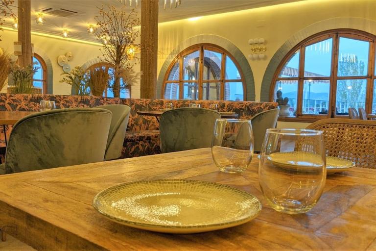 Hotel Mesón Despeñaperros en Jaén salón de eventos